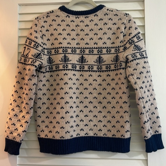 LL Bean Signature Lambswool Sweater - Picture 8 of 12